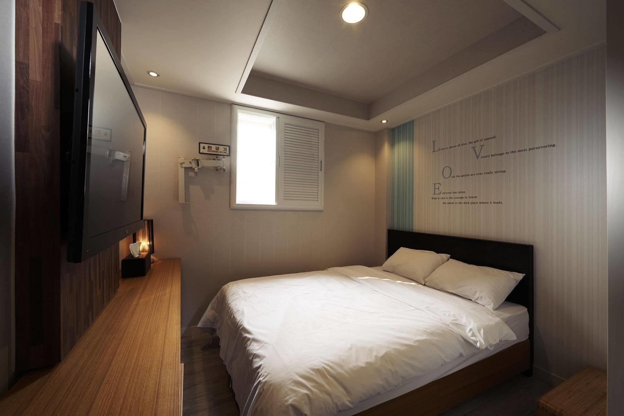 New Suwon Hotel Exterior foto